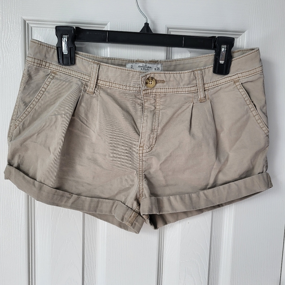 Abercrombie & Fitch women's short, size 2 W26, Beige